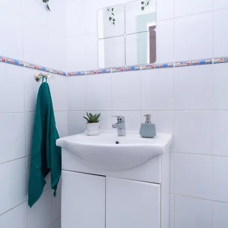 Good Time بودابست