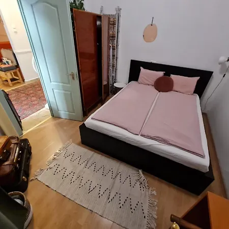 Good Time Apartment *