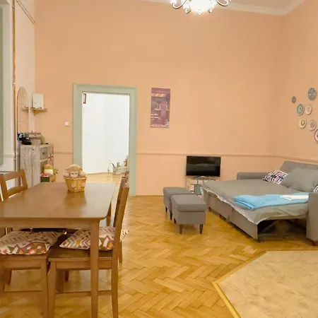 Good Time Apartment *